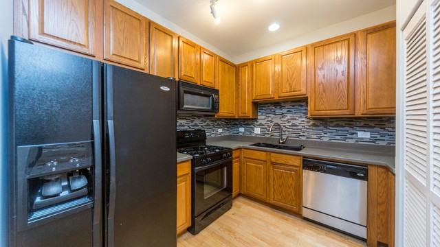 2951 North Clybourn Avenue #2-02