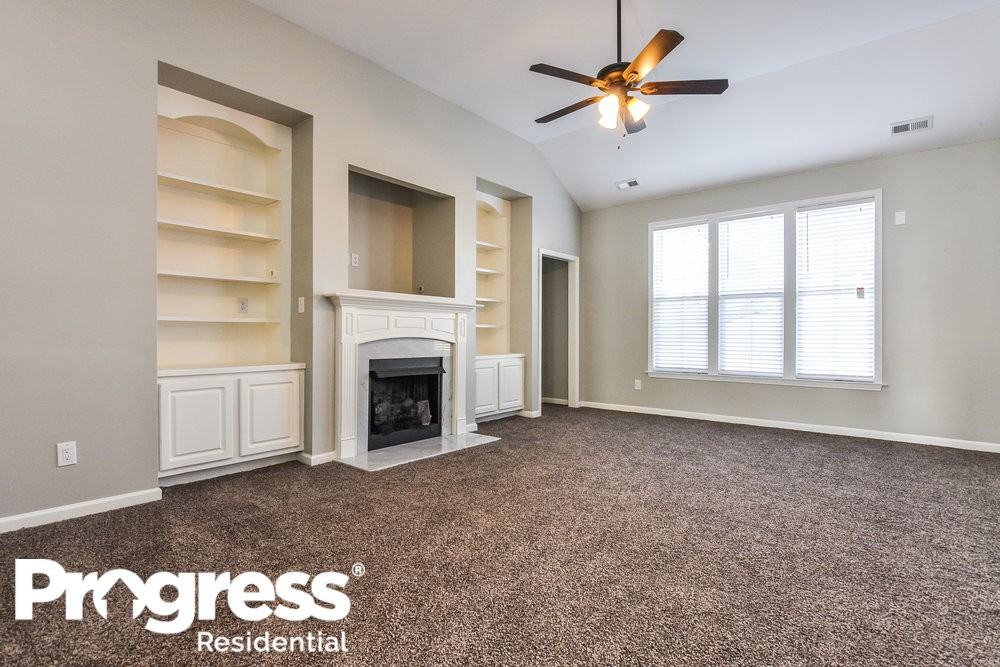 245 Haywood Ln - Photo 2 of 20