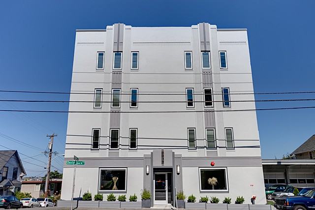 2030 Dexter Avenue North - Photo 2 of 21