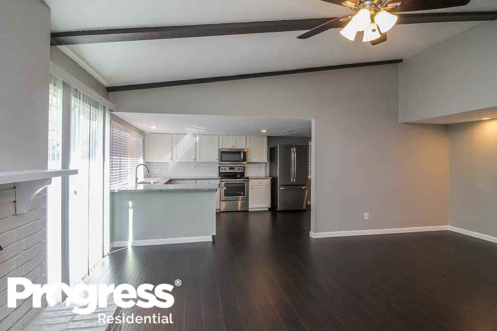 7712 Four Winds Dr - Photo 3 of 15