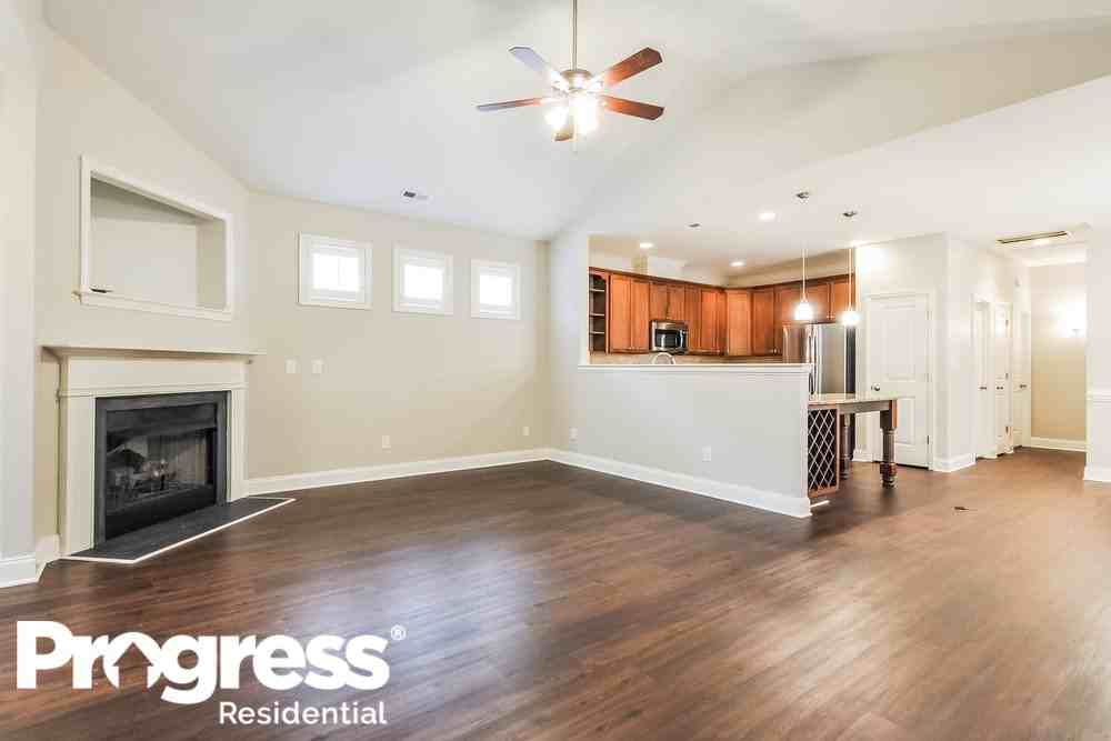 107 Denby Cir - Photo 2 of 18