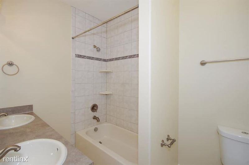 52488 Chiswick Cir - Photo 2 of 19