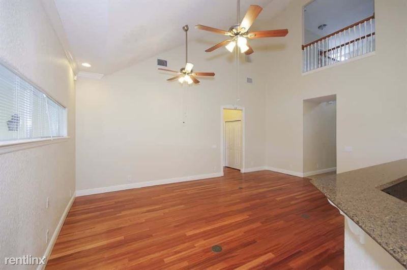 52488 Chiswick Cir - Photo 3 of 19