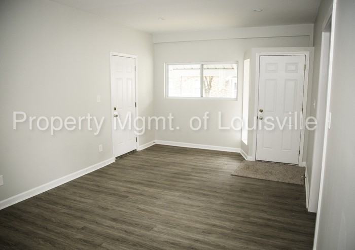 1212 Krieger St - Photo 3 of 12