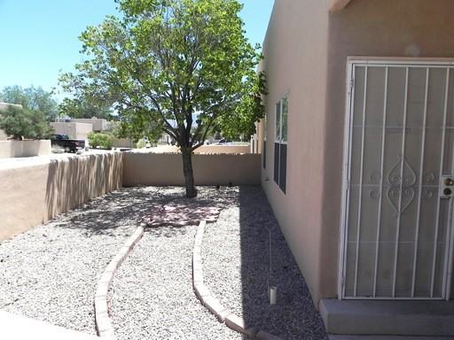 418 Phoenix Ave NW - Photo 3 of 18