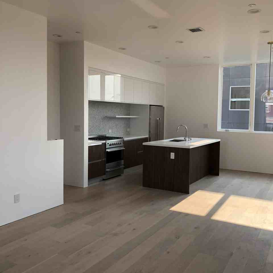 1028 Grayson Street - Photo 3 of 8