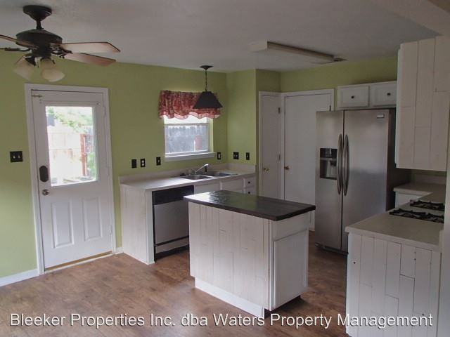 330 Katy Crossing - Photo 2 of 11