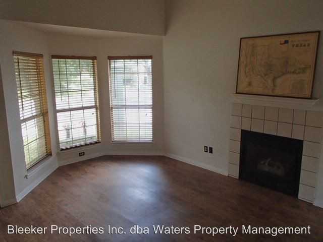 330 Katy Crossing - Photo 3 of 11