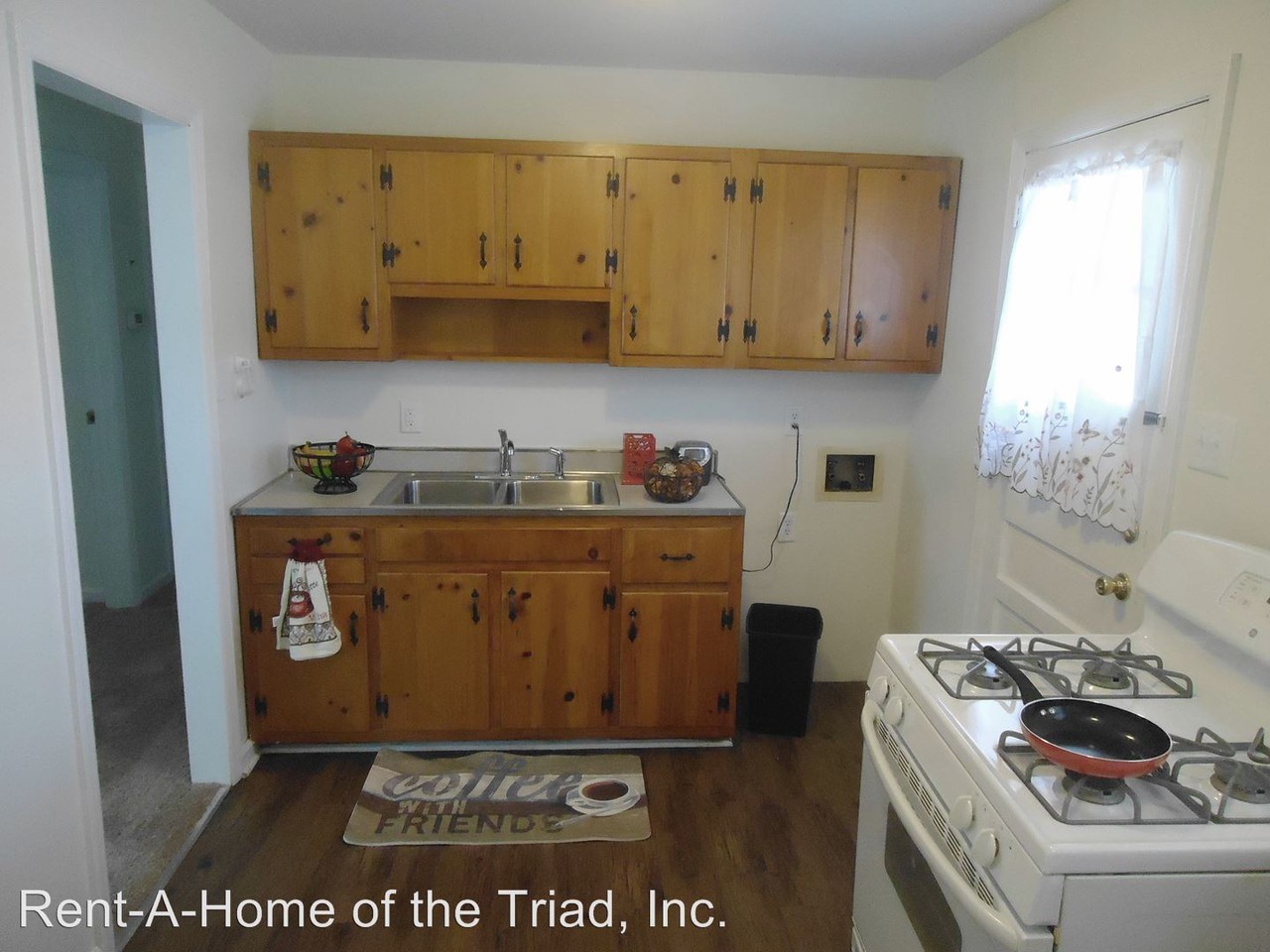 2611 Pinecroft Rd - Photo 2 of 6