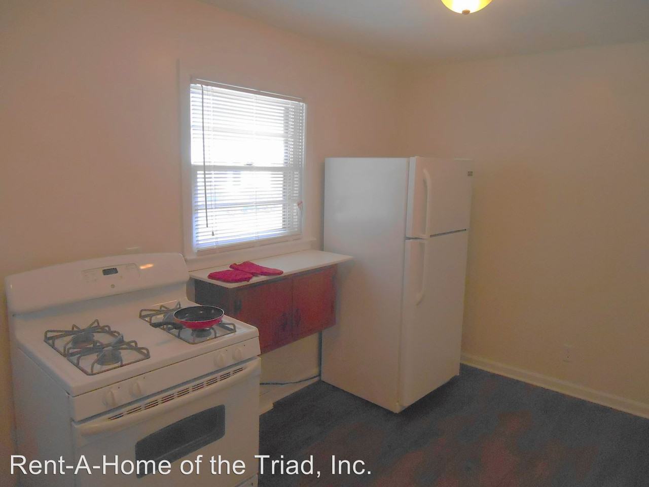 2611 Pinecroft Rd - Photo 3 of 6