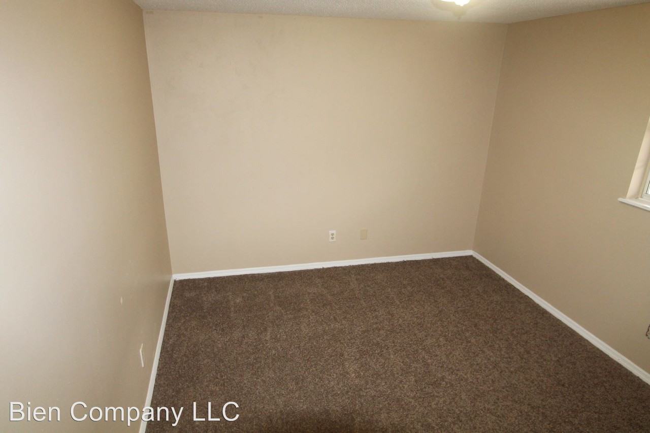 11406 S Lakeview Dr - Photo 2 of 5
