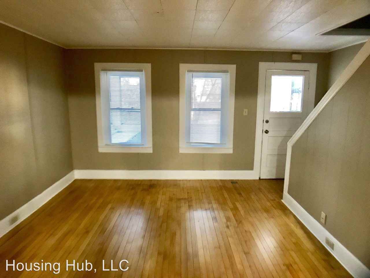 646 Van Buren Ave - Photo 2 of 8