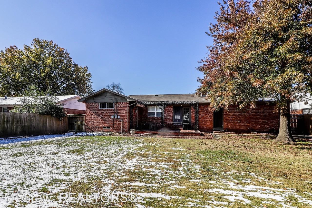 5335 S Columbia Pl - Photo 3 of 17