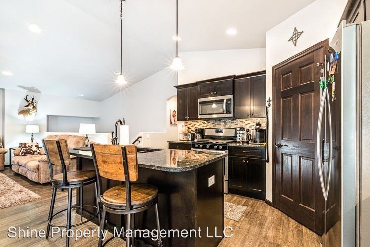 14799 Glenwood Dr - Photo 2 of 26