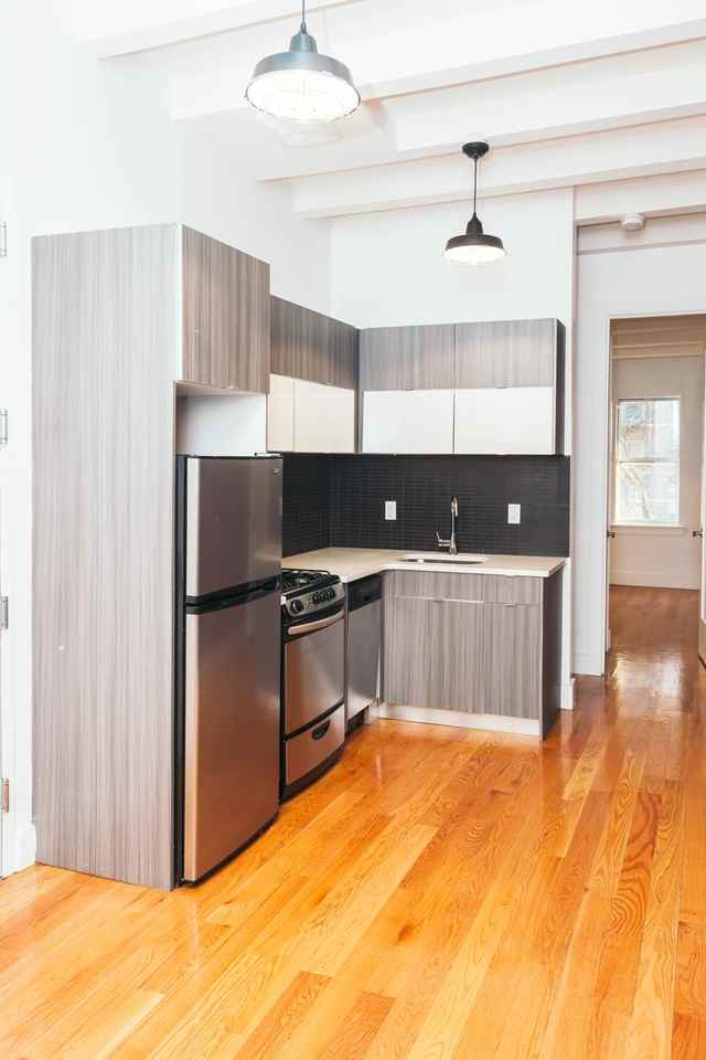 Montrose - Photo 2 of 11