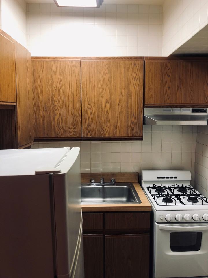 Diversey & Cambridge - Photo 3 of 16