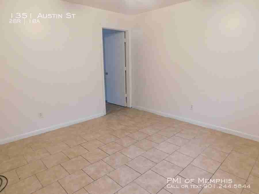 1351 Austin St - Photo 2 of 7