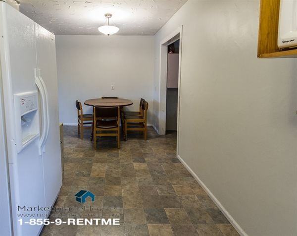 2044 Williams Creek Rd - Photo 3 of 9