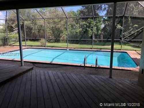 890 Renmar Dr - Photo 2 of 8