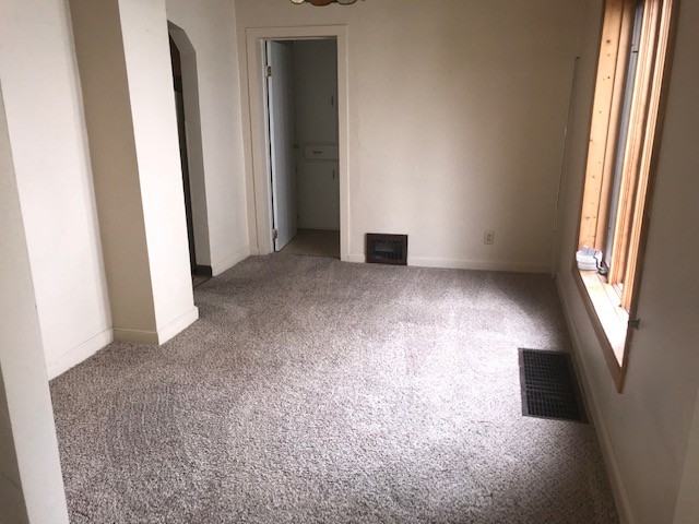 213 101st Ave W - Photo 3 of 11