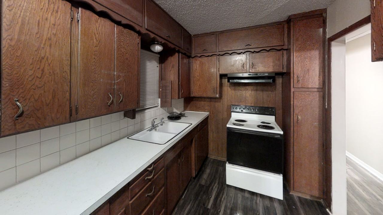 3401 Hampshire Blvd - Photo 2 of 4