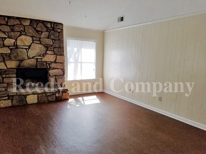 5635 Crievewood Dr - Photo 2 of 15