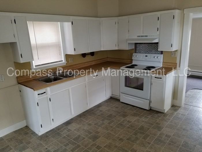 362 W Main St - Photo 3 of 11