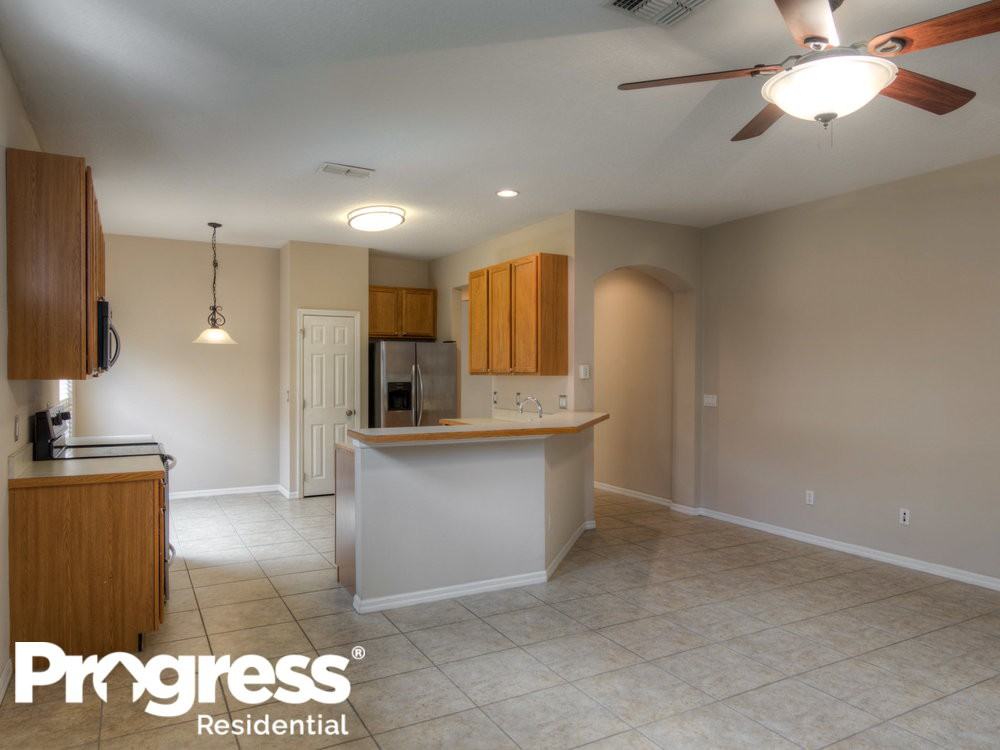 2618 Rainbow Springs Ln - Photo 3 of 20