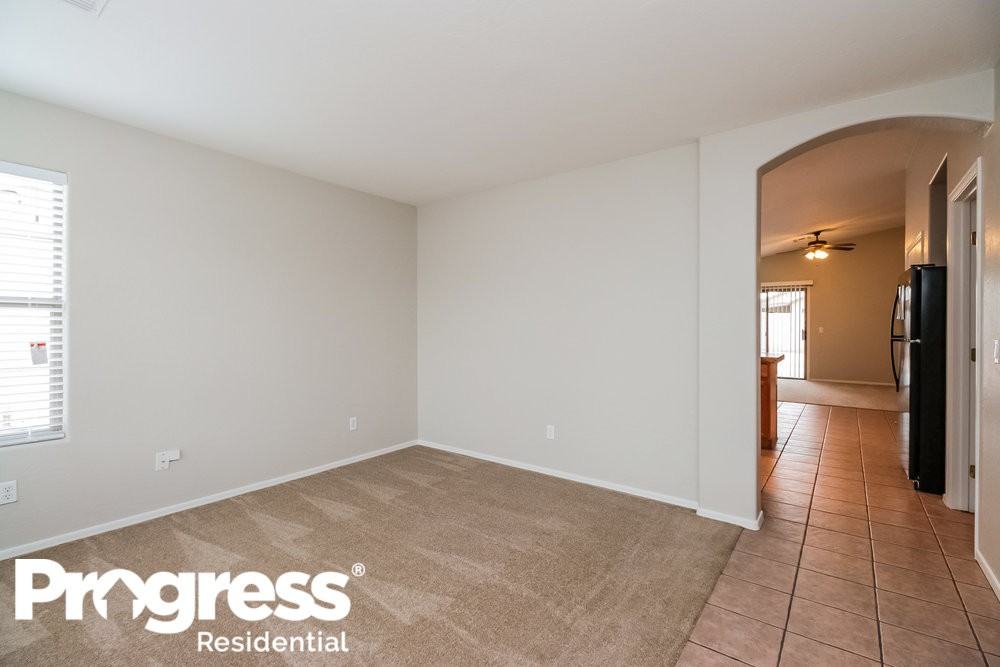 10755 W Roanoke Ave - Photo 2 of 21