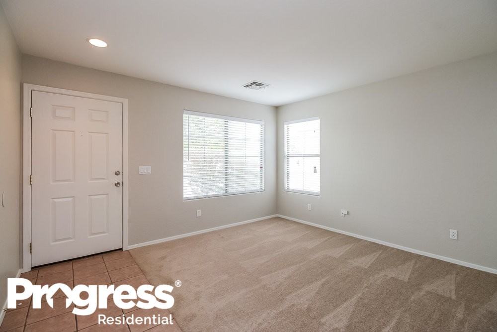 10755 W Roanoke Ave - Photo 3 of 21
