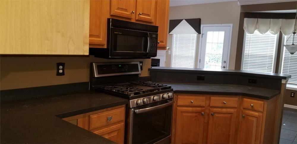202 Seastone St - Photo 2 of 11