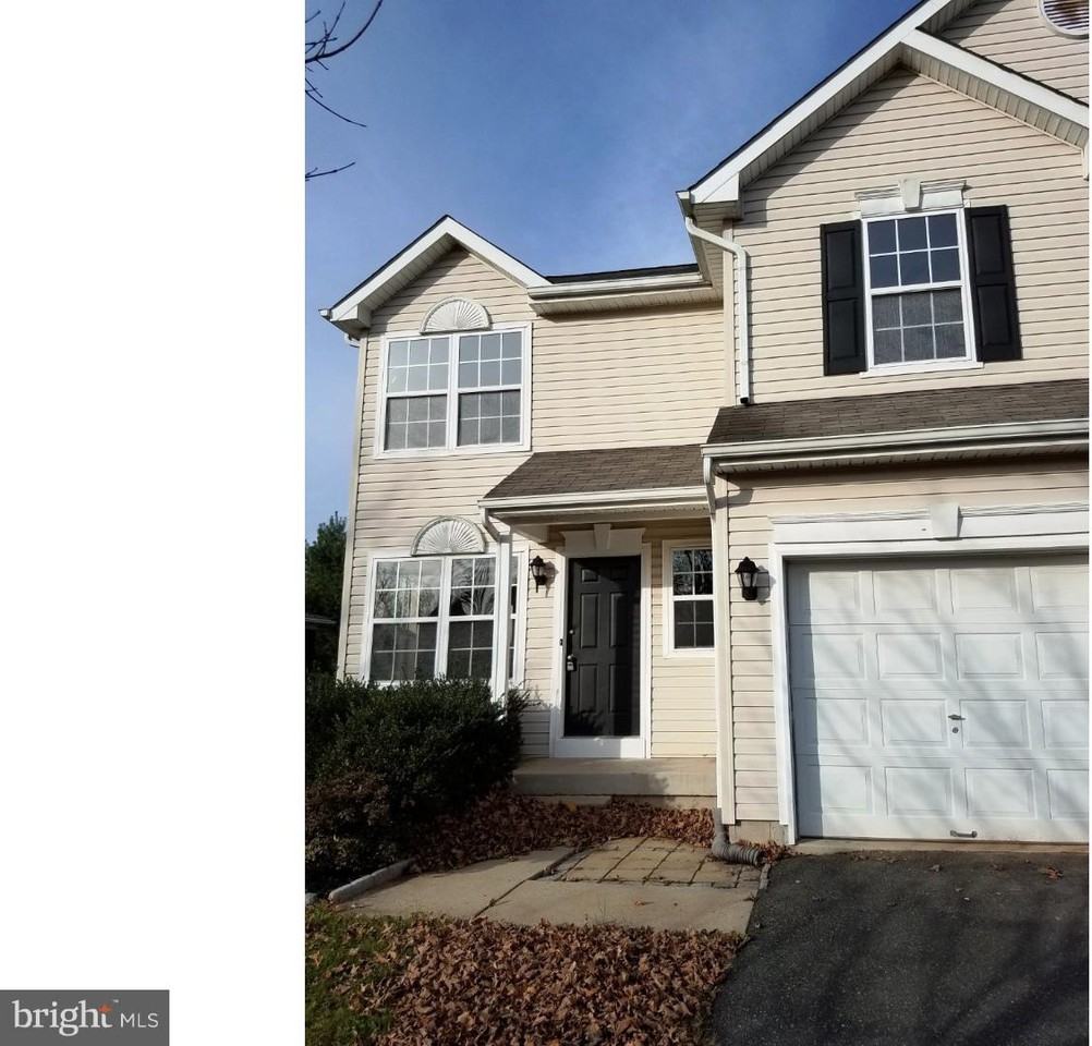 1024 Heather Ln - Photo 2 of 15