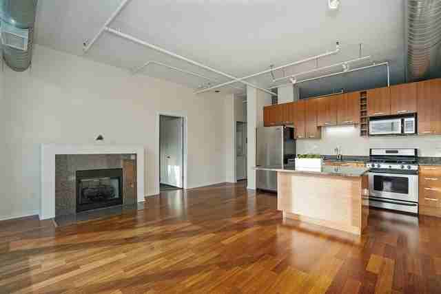 212 East Cullerton Street #4-02