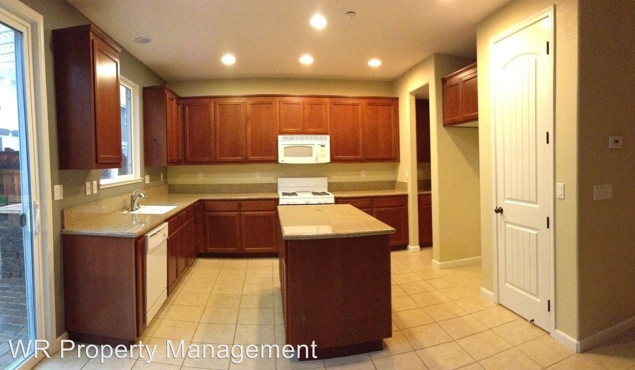 1927 Cedar Falls Ave - Photo 3 of 9