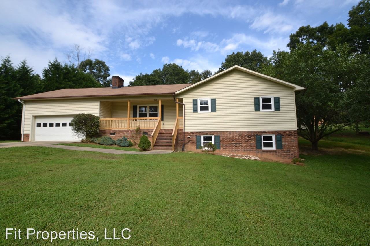 1114 Fairview St - Photo 2 of 17