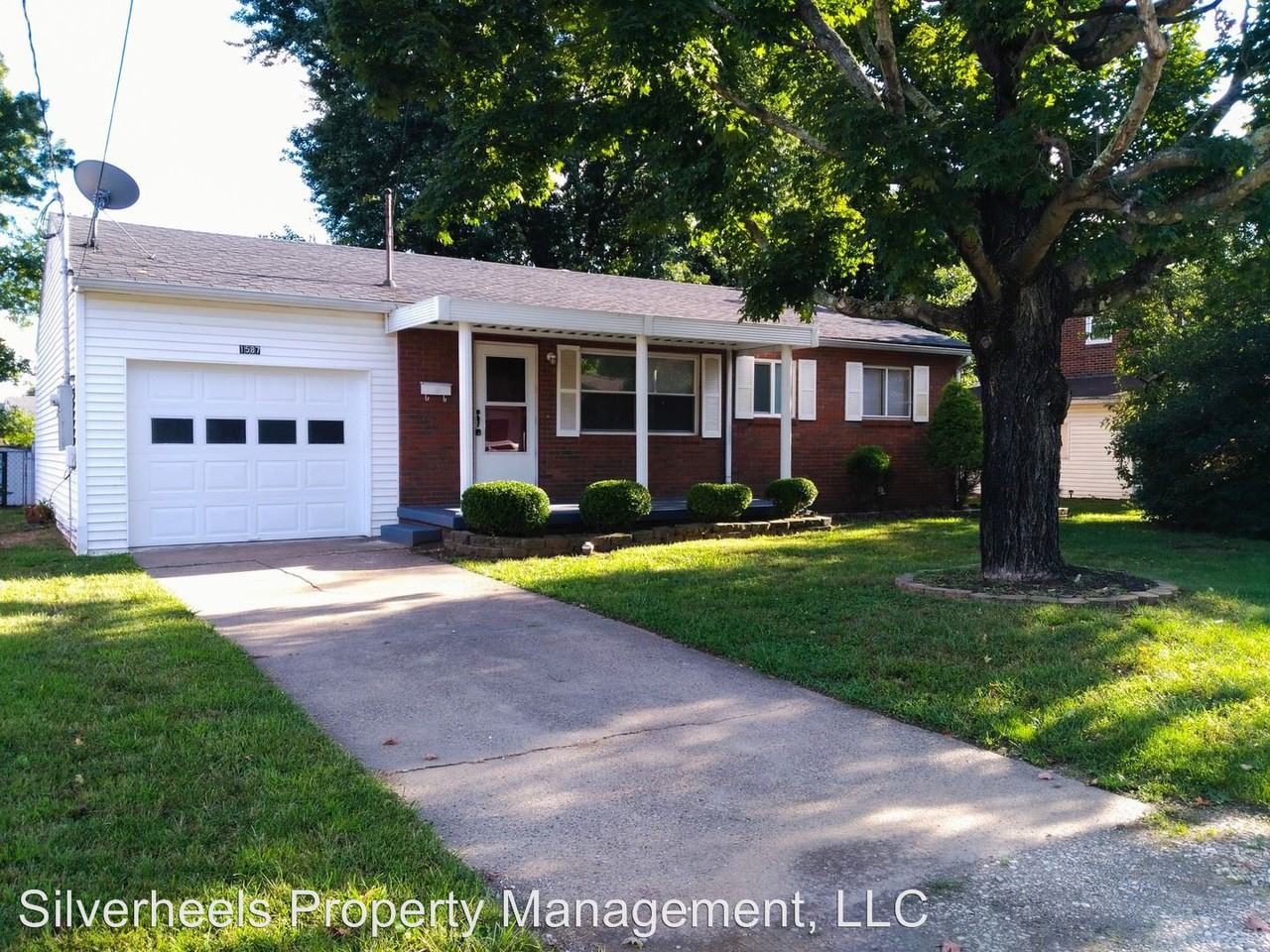 1587 Elizabeth St, Belpre, OH 45714 3 Bedroom House for Rent for 995