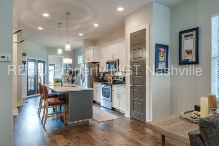 2507 Scovel St - Photo 3 of 13