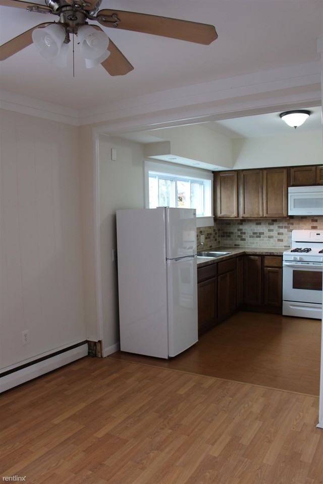 111 Bridge St - Photo 3 of 10