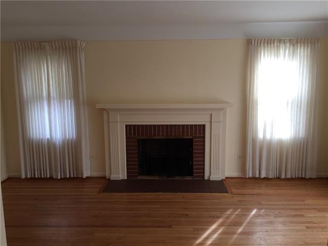 1740 N Waverly St - Photo 2 of 11