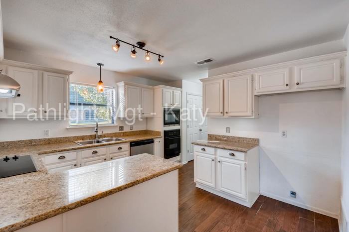 2100 Steppington Ave - Photo 3 of 16