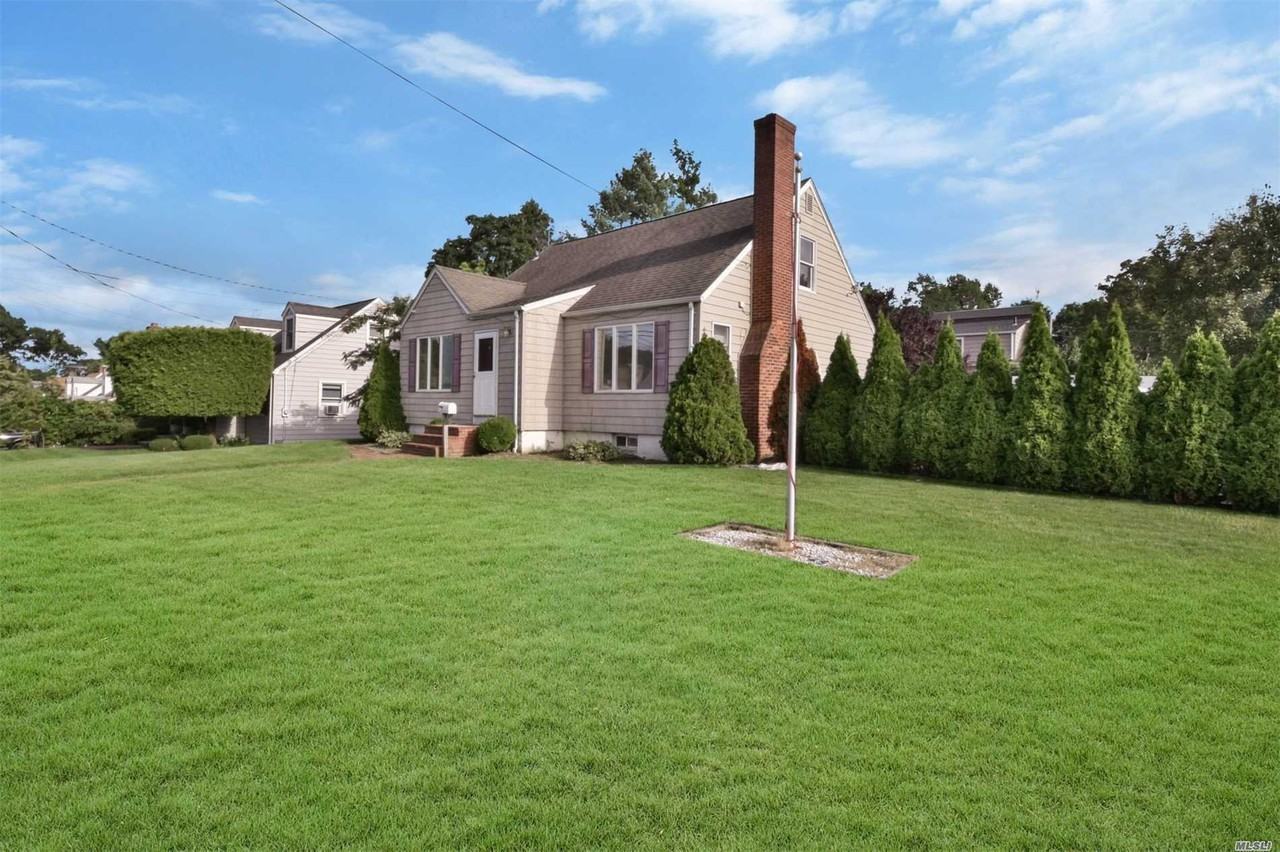 16 Lindbergh Ave