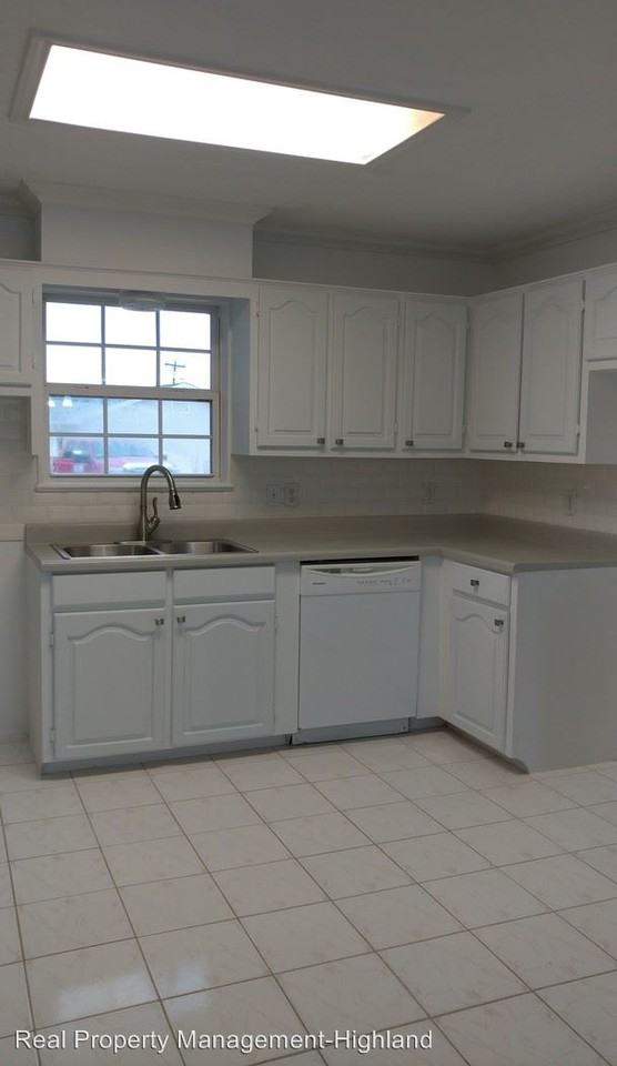 407 Main St - Photo 3 of 12