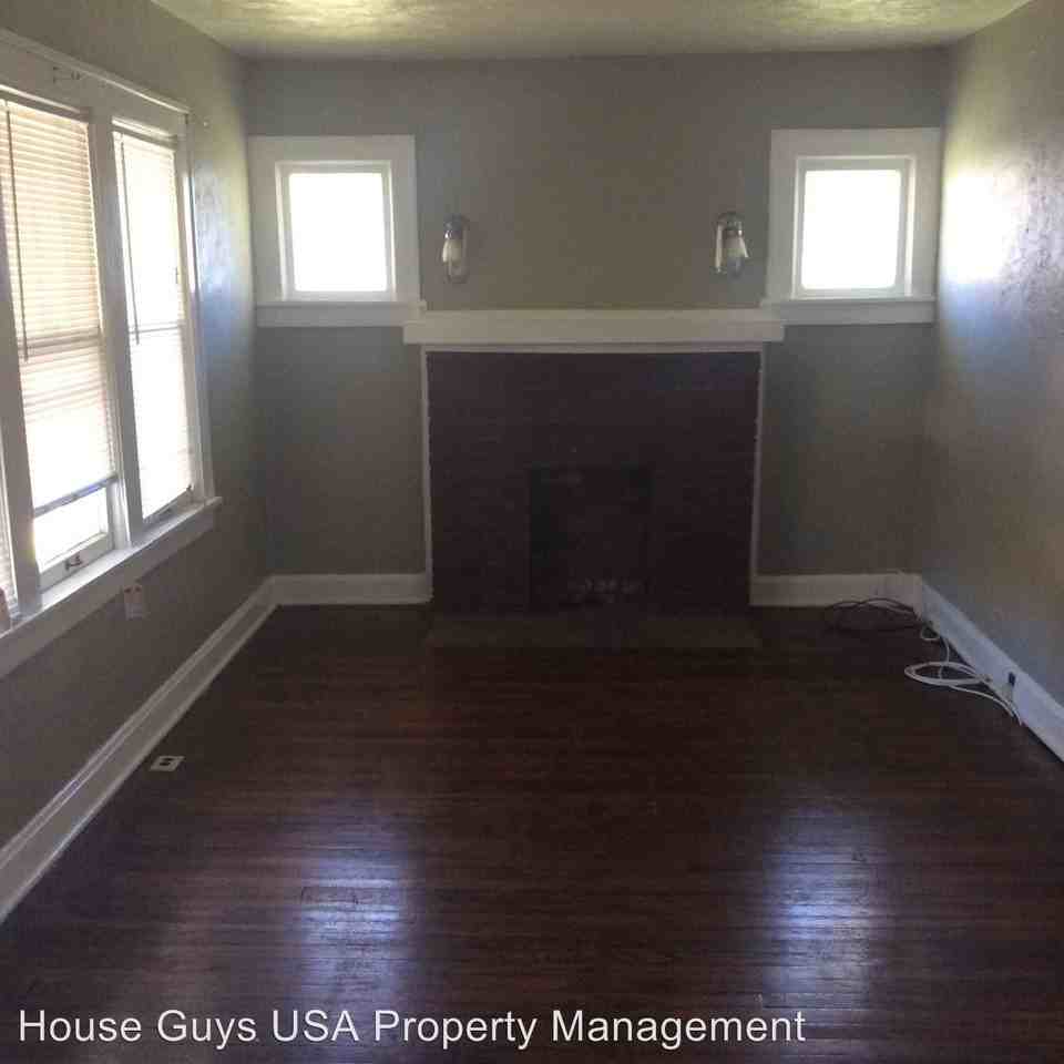 3823 E 68th Terrace - Photo 2 of 9