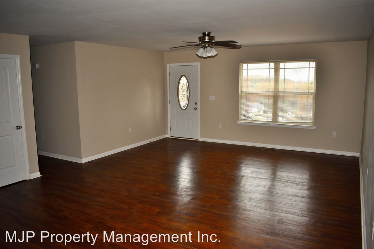 1130 Pendall Ln - Photo 3 of 16