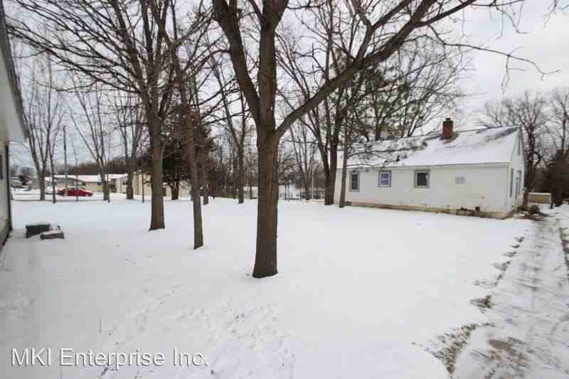 419 Fourth Ave NE - Photo 3 of 12