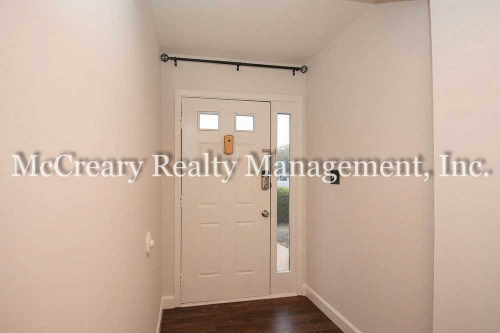 2032 Powers Ferry Trce SE - Photo 2 of 25