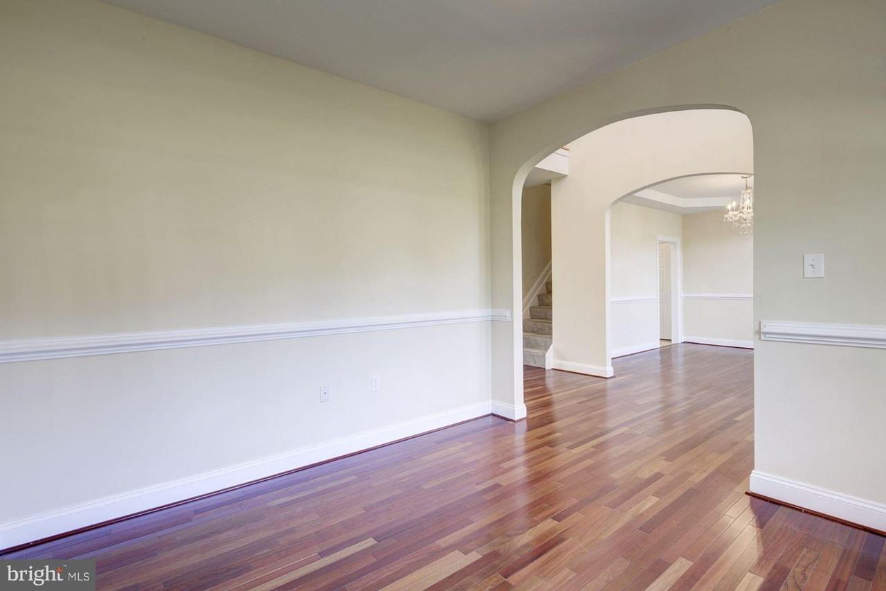 426 Shore Dr - Photo 3 of 41