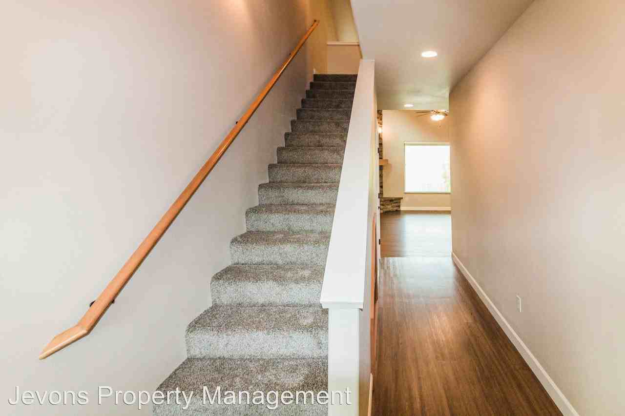 7306 W Chestnut Ave - Photo 2 of 18