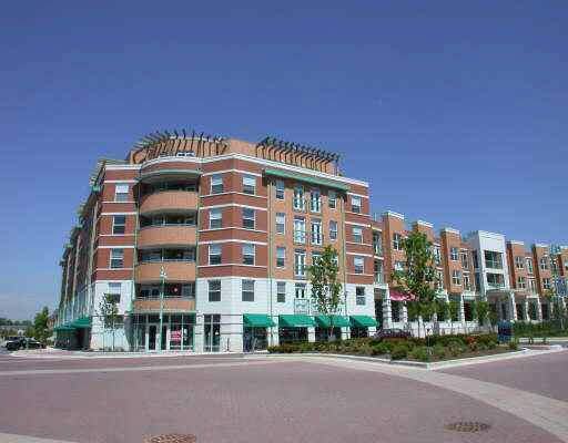 400 Village Cir #108