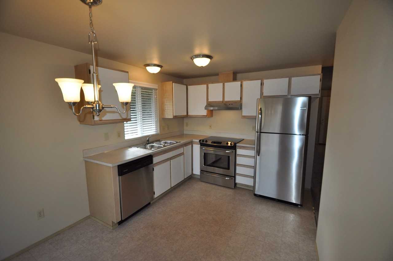 2823 178th Pl NE - Photo 3 of 11